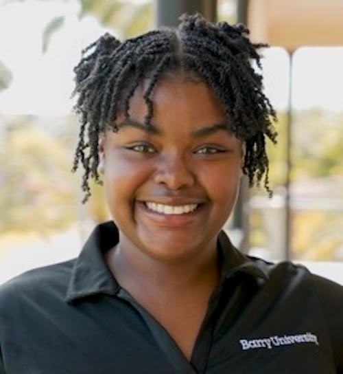 Jonae Davidson Headshot.