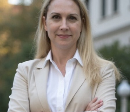 Michelle Houser Headshot.