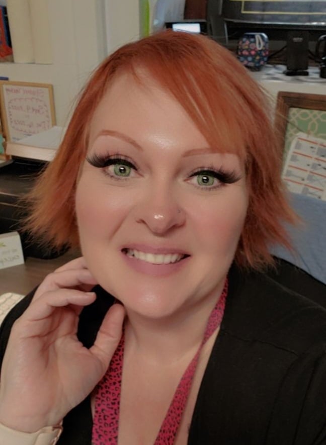 Rachel Cole Headshot.