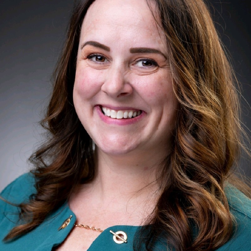 Shiann Hogan PHeadshot.