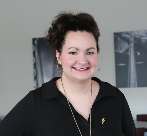 Grace Economus Headshot.